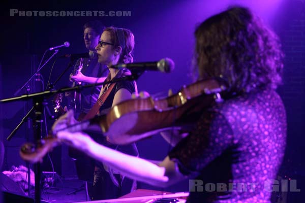 LAURA VEIRS AND THE HALL OF FLAMES - 2011-02-20 - PARIS - La Maroquinerie - 